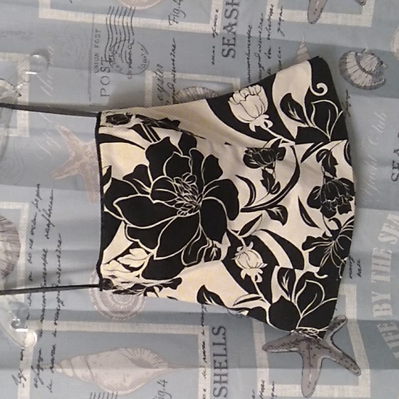 White House Black Market Tops - Womens White House Black Market strapless black and white top size 6